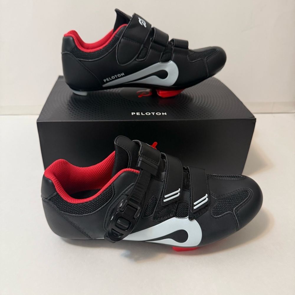 PePeloton Original Cycling Shoes Size 39 Women's Black / Red Home Bicycle Riding